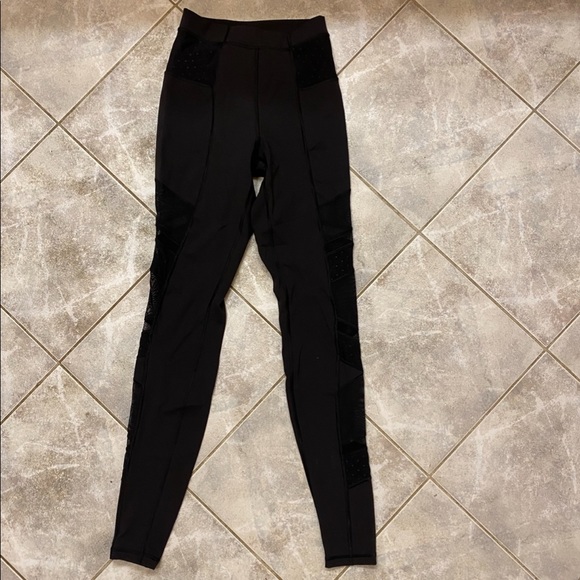 Lululemon Just Breathe Pant Black - Picture 3 of 10